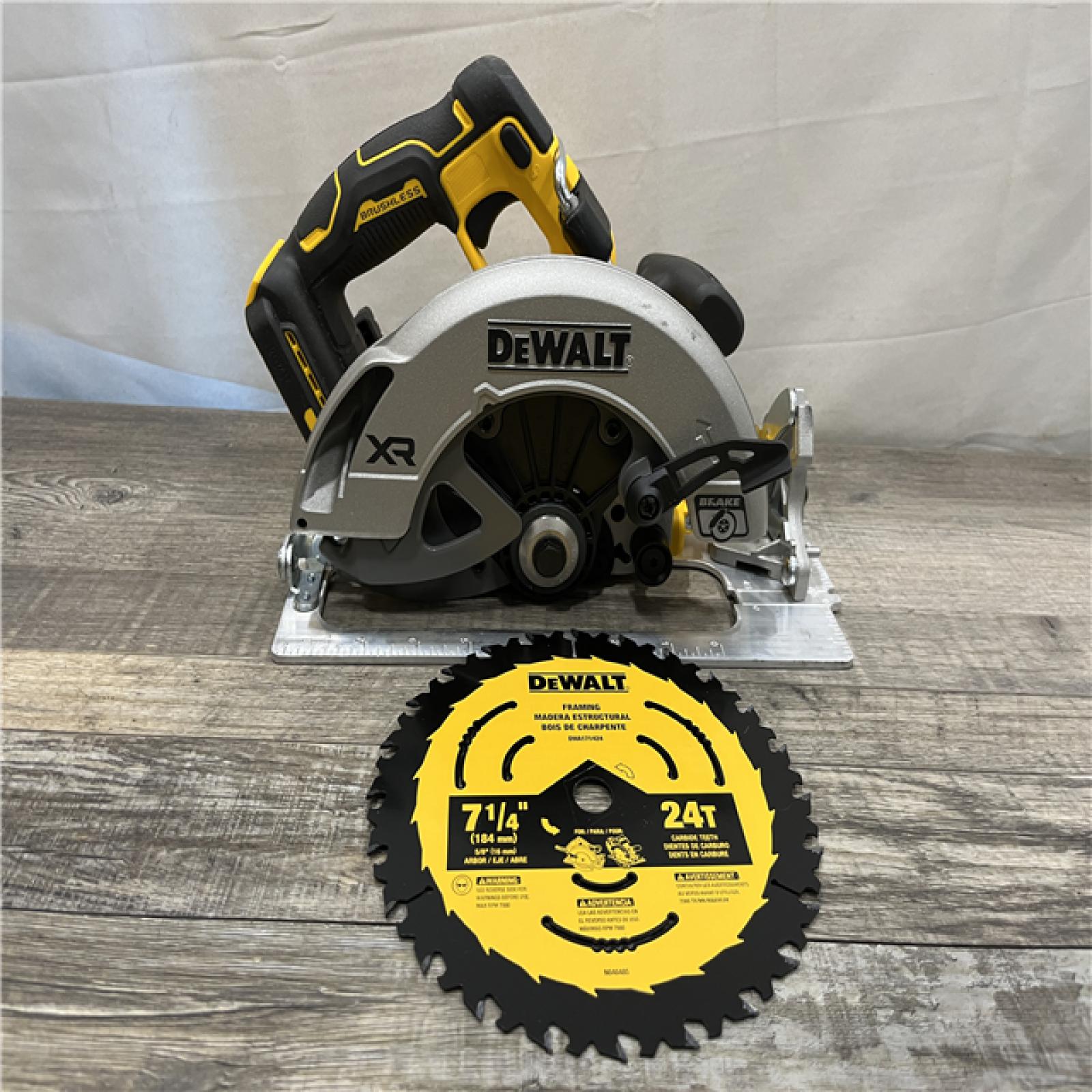AS-IS DEWALT 20-Volt MAX 7-1/4 in. Cordless Circular Saw (Tool Only)