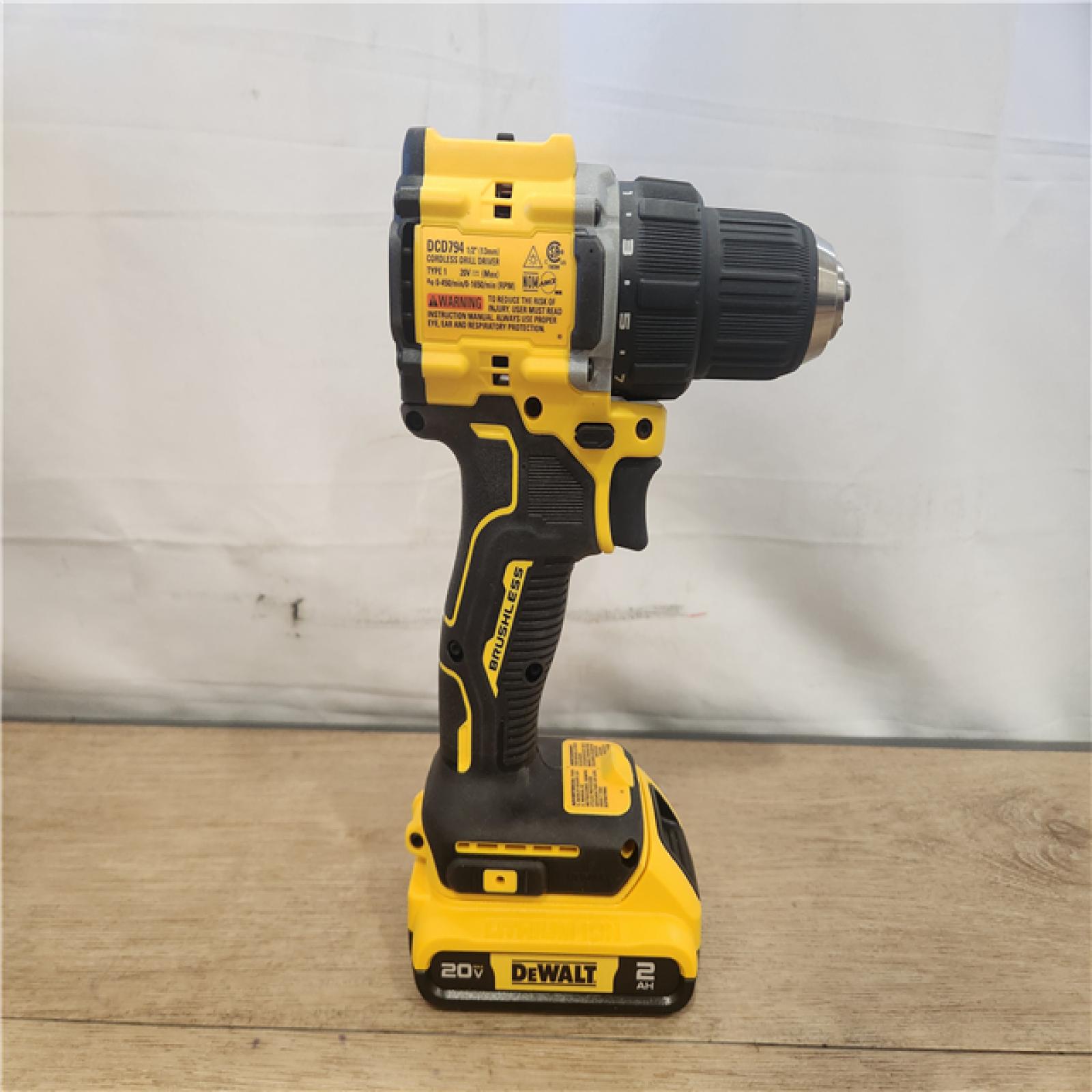 AS-IS- DEWALT  20V  Cordless.5 in Drill Driver  2 Ah