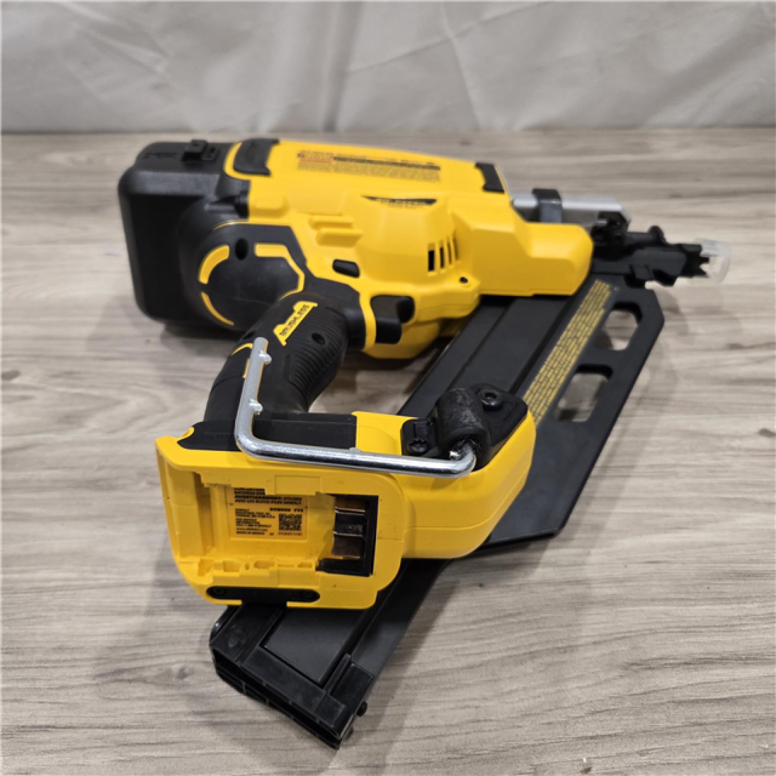 AS-IS DEWALT 20V 30 Degree Cordless Framing Nailer (Tool-Only)