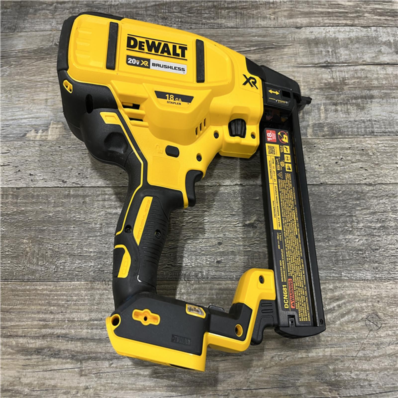 AS-IS DEWALT 20V MAX XR Lithium-Ion Cordless 18-Gauge Narrow Crown Stapler Kit