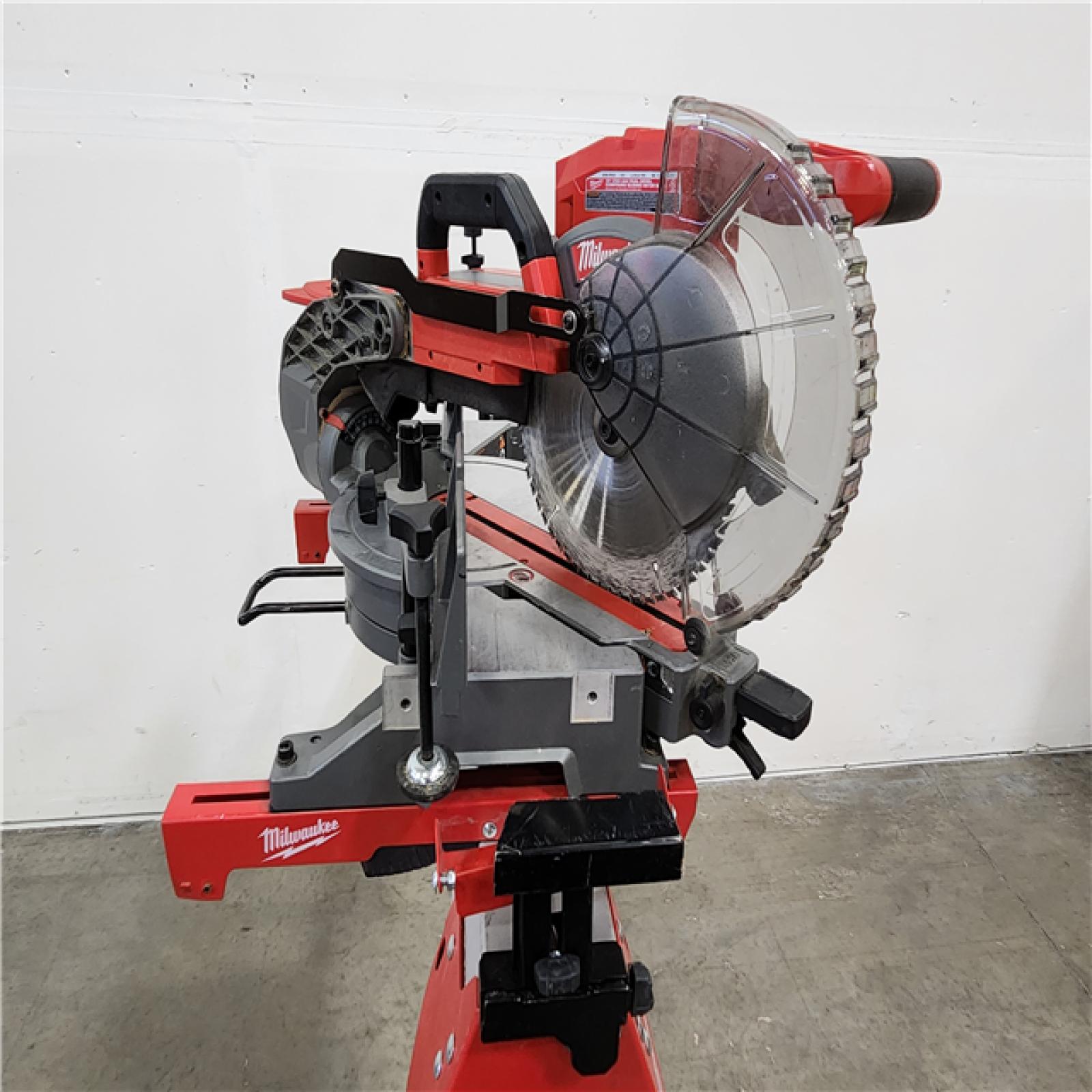 Phoenix Location Milwaukee M18 FUEL 18V Lithium-Ion Brushless Cordless 12 in. Dual Bevel Sliding Compound Miter Saw with Stand (Tool-Only)