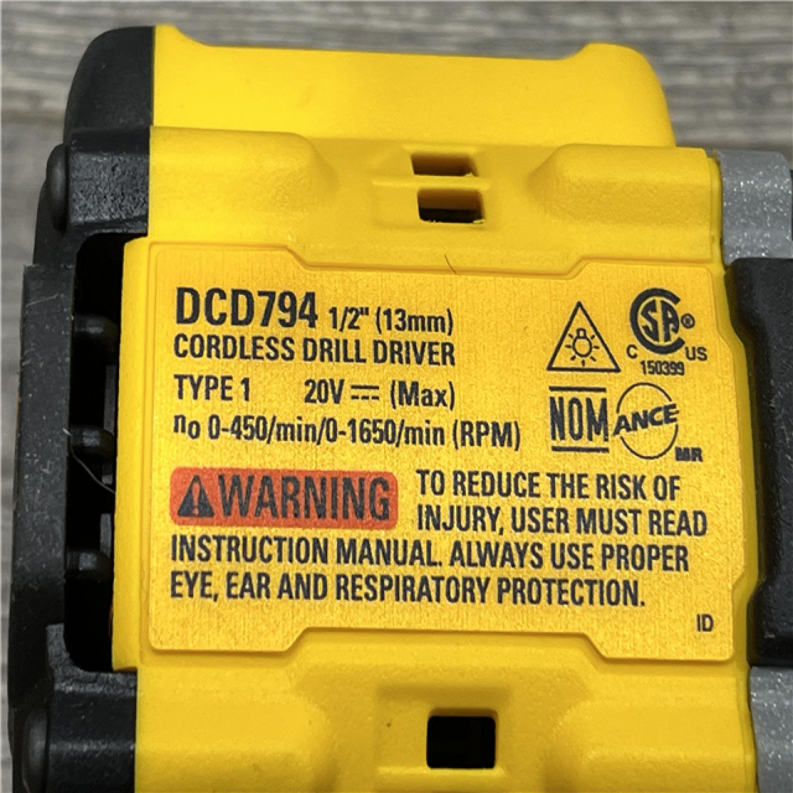 AS-IS DEWALT ATOMIC 20-Volt MAX Lithium-Ion Cordless Combo Kit