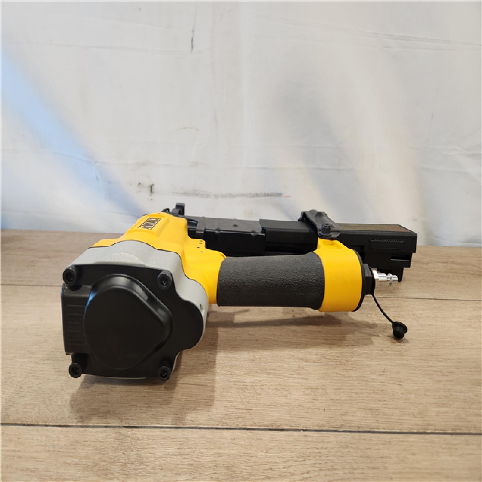 AS-IS- DeWalt 16 Gauge 1 Crown 2 Lathing Stapler