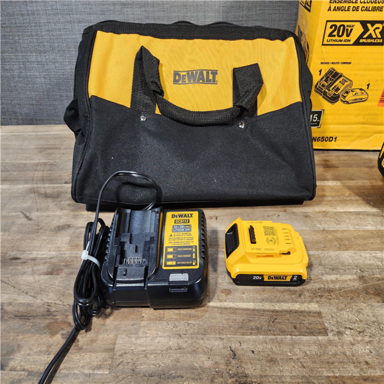HOUSTON LOCATION - AS-IS DeWalt 15 GA ANGLED FINISH NAILER KIT W/ BATTERY & CHARGER