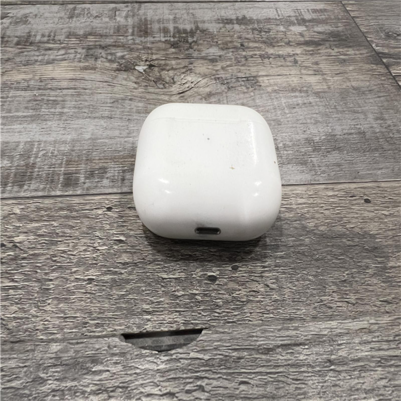AS-IS Apple - AirPods (3rd generation) with Lightning Charging Case - White