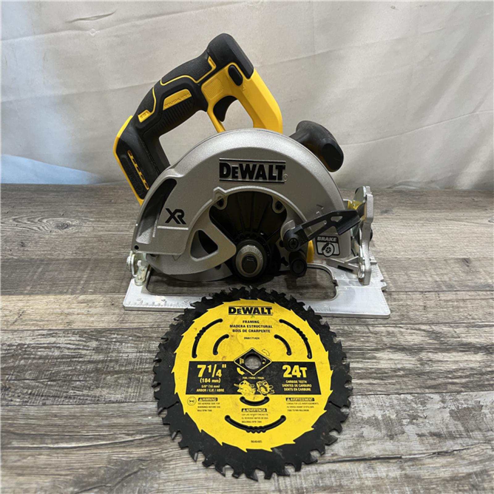 AS-IS DEWALT  20V MAX XR Cordless Brushless Circular Saw (Tool Only)