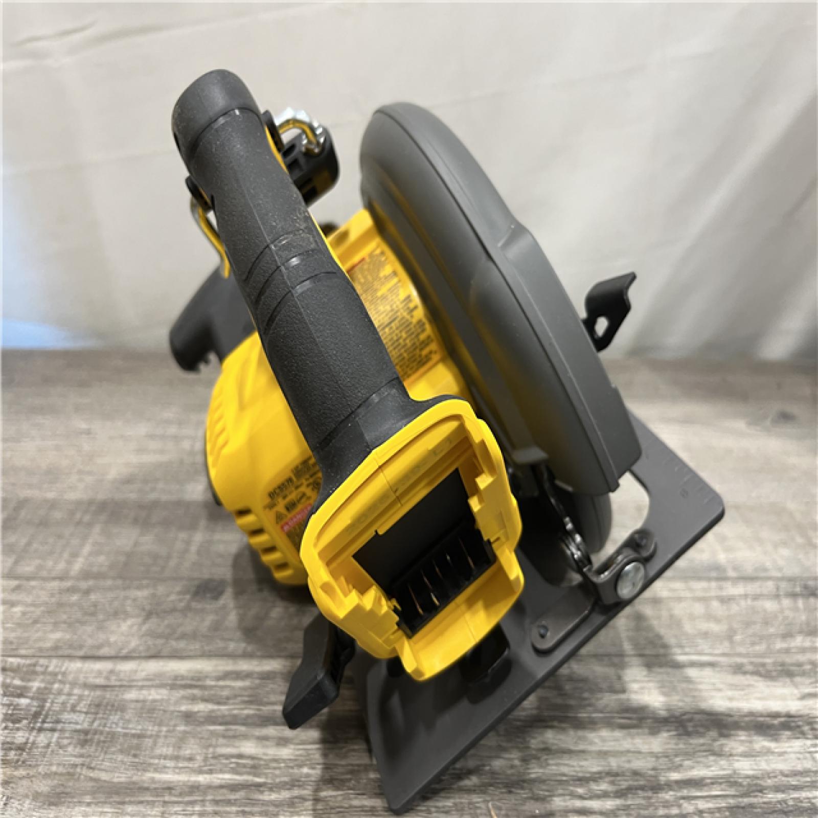 AS-IS DEWALT FLEXVOLT 60V MAX Cordless Brushless 7-1/4 in. Circular Saw with Brake (Tool Only)