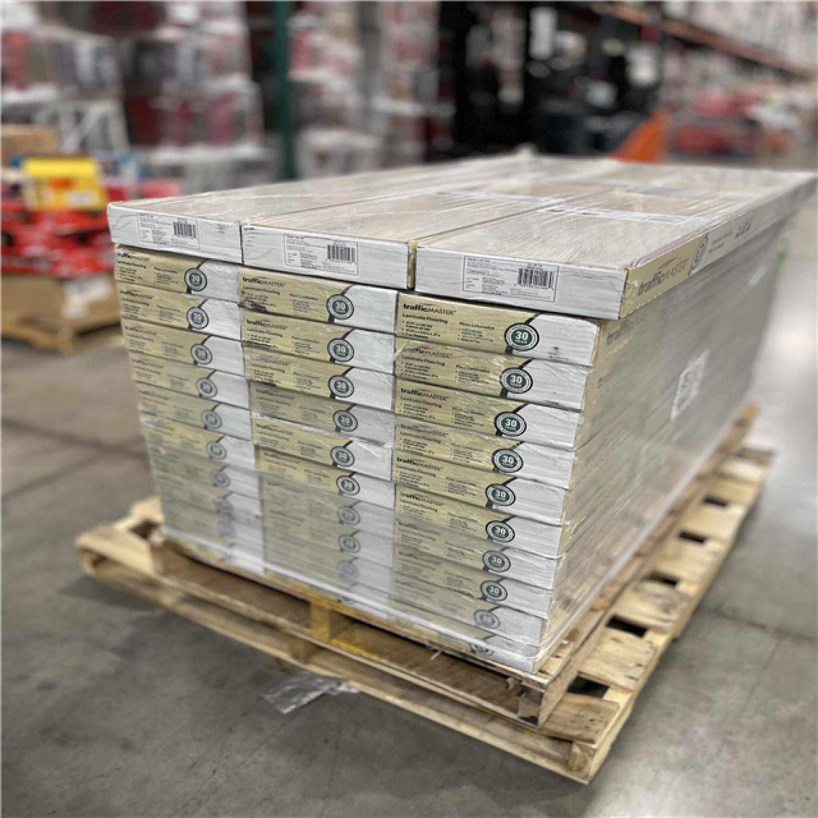 DALLAS LOCATION - TrafficMaster Camden Lake Oak 7 mm T x 8 in. W Laminate Wood Flooring PALLET-(33 CASES)