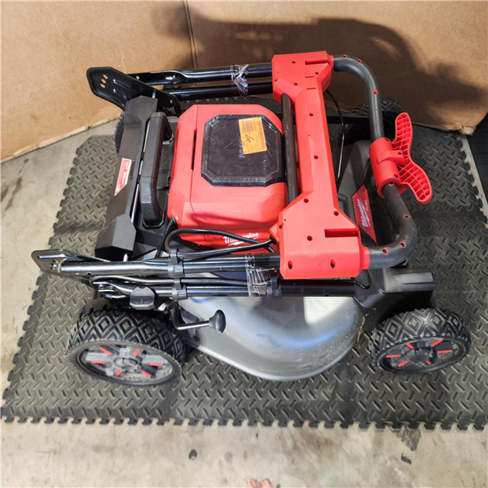 HOUSTON LOCATION - AS-IS M18 FUEL Brushless Cordless 21 in. Walk Behind Dual Battery Self-Propelled Mower W/(2) 12.0Ah Battery and Rapid Charger