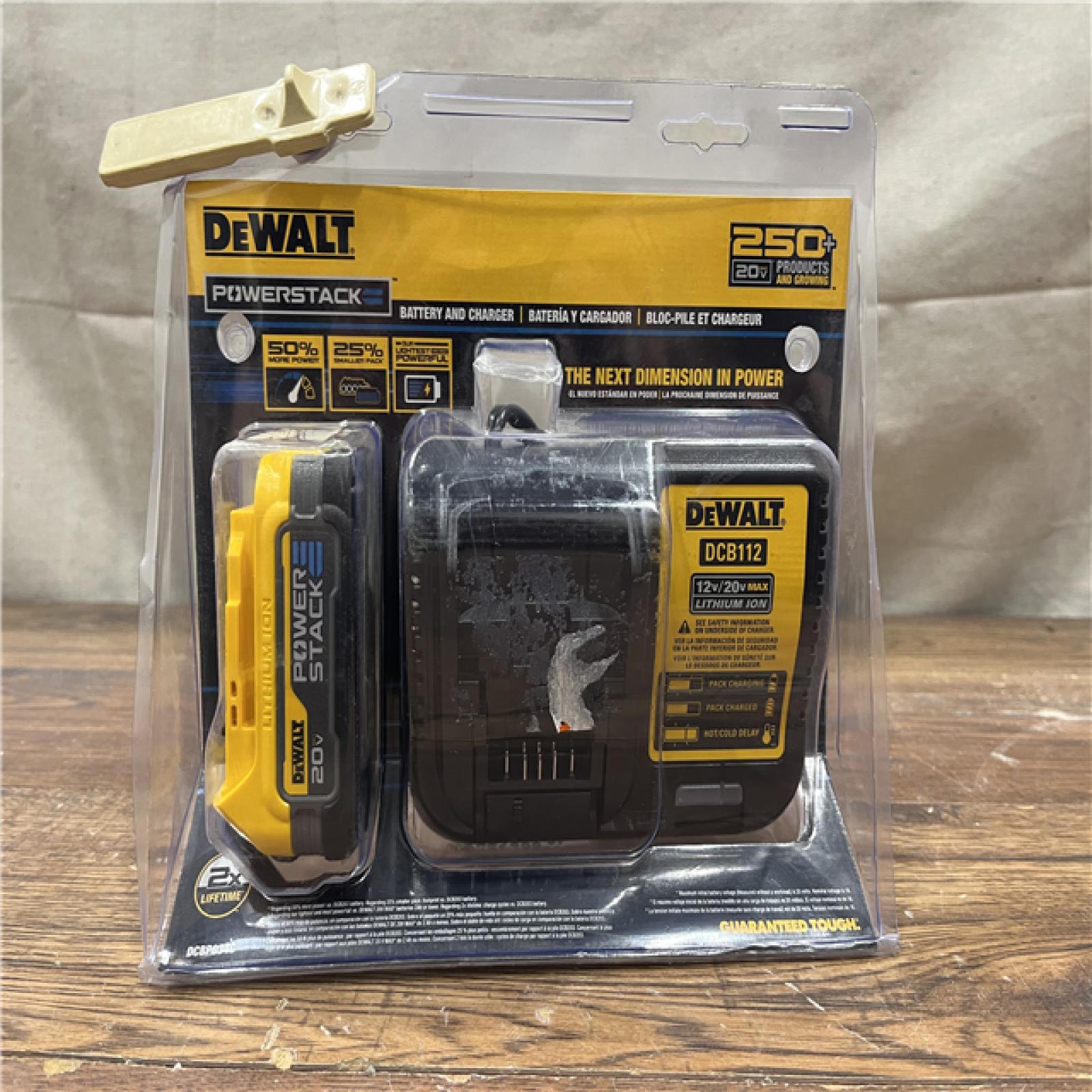 NEW DWDCBP034C 20V Maximum Powerstack Starter Kit