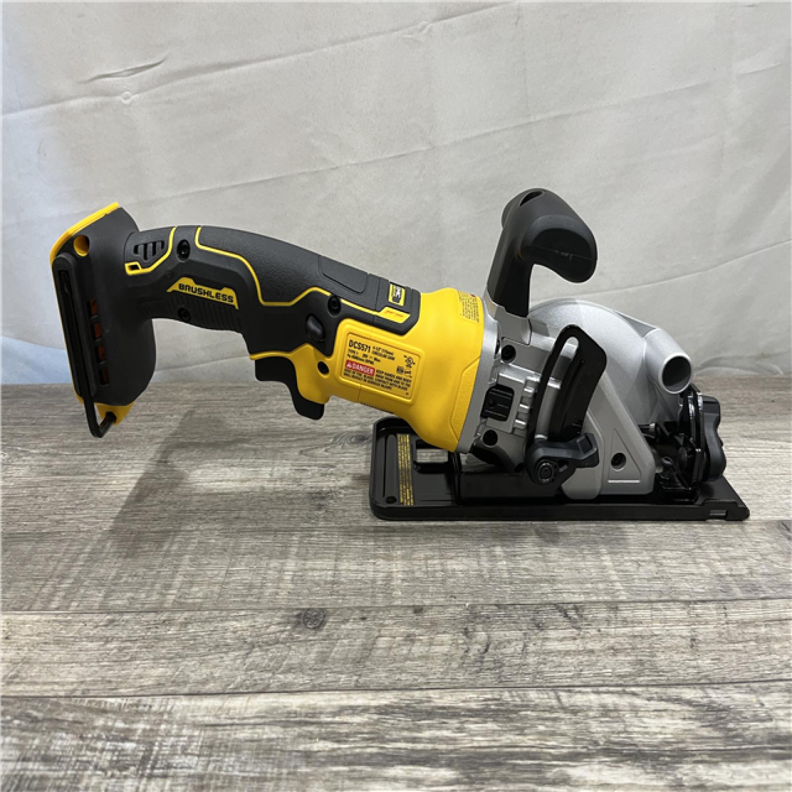 AS-IS DEWALT ATOMIC 20V MAX Cordless Brushless 4-1/2 in. Circular Saw (Tool Only)