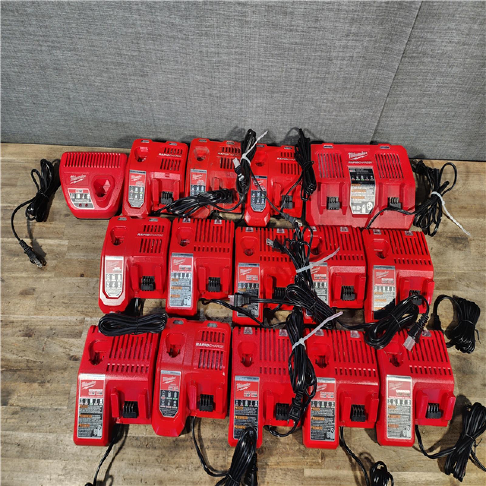 HOUSTON LOCATION - AS-IS MILWAUKEE BATTERY CHARGER PACK QTY - 15