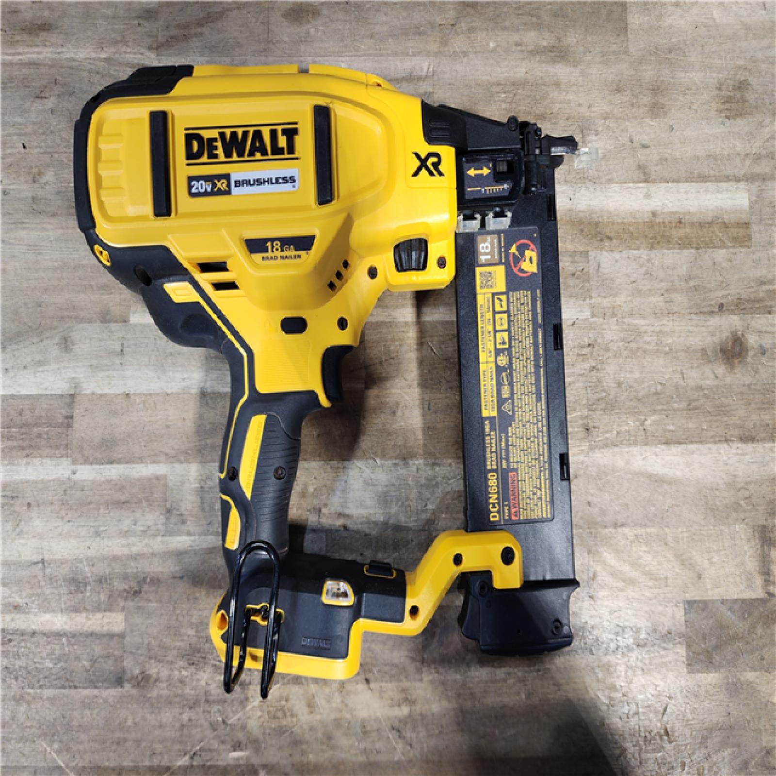 HOUSTON LOCATION - AS-IS DeWalt 20V MAX XR Lithium-Ion Cordless 18-Gauge Brad Nailer (Tool Only)