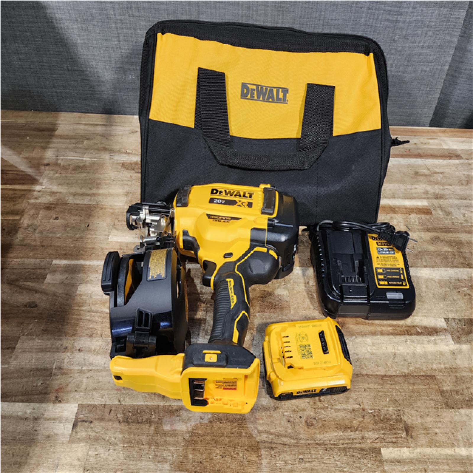 Houston Location AS-IS DEWALT 20V MAX Lithium-Ion 15-Degree Electric Cordless Roofing Nailer Kit