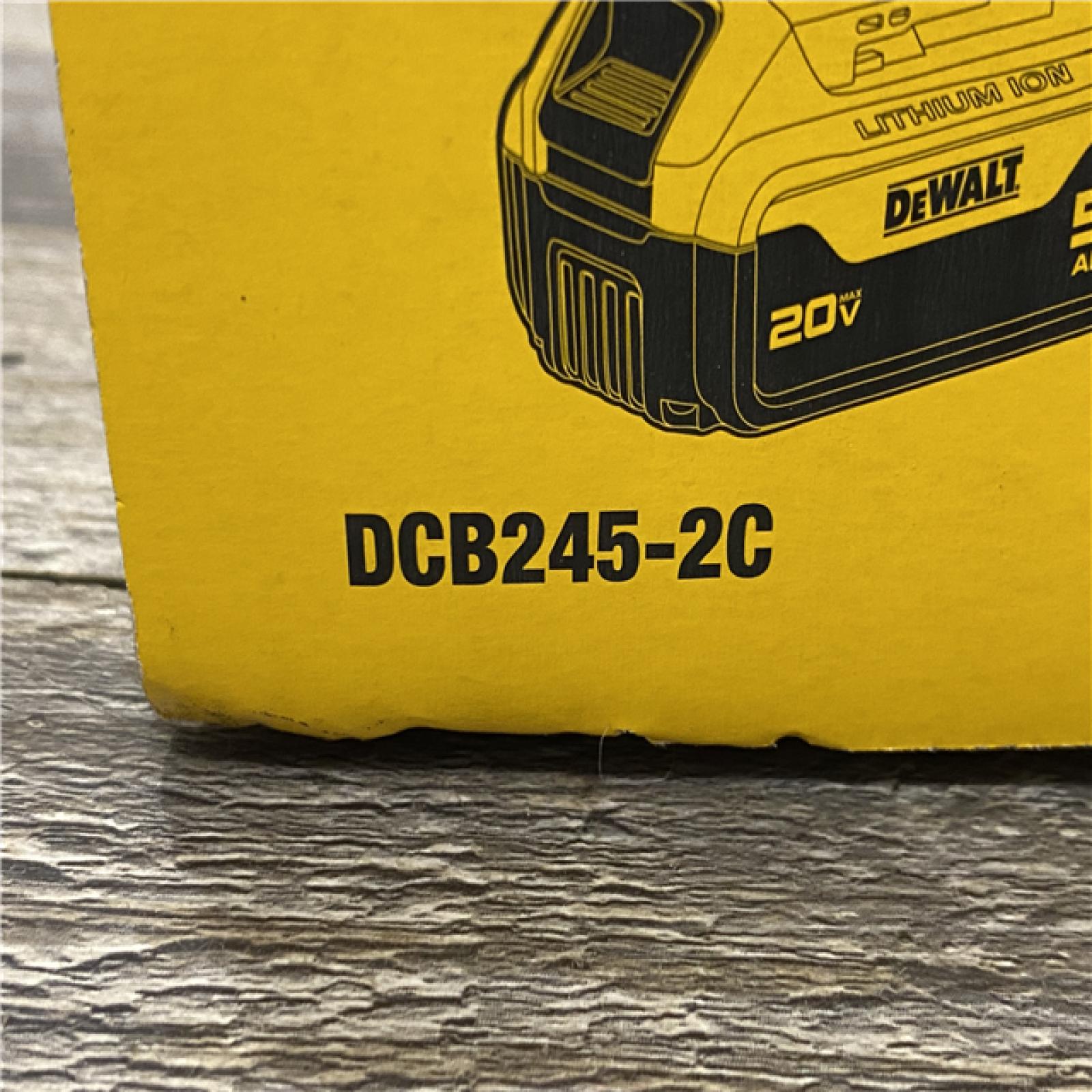 NEW - DEWALT 20V MAX Lithium-Ion Starter Kit