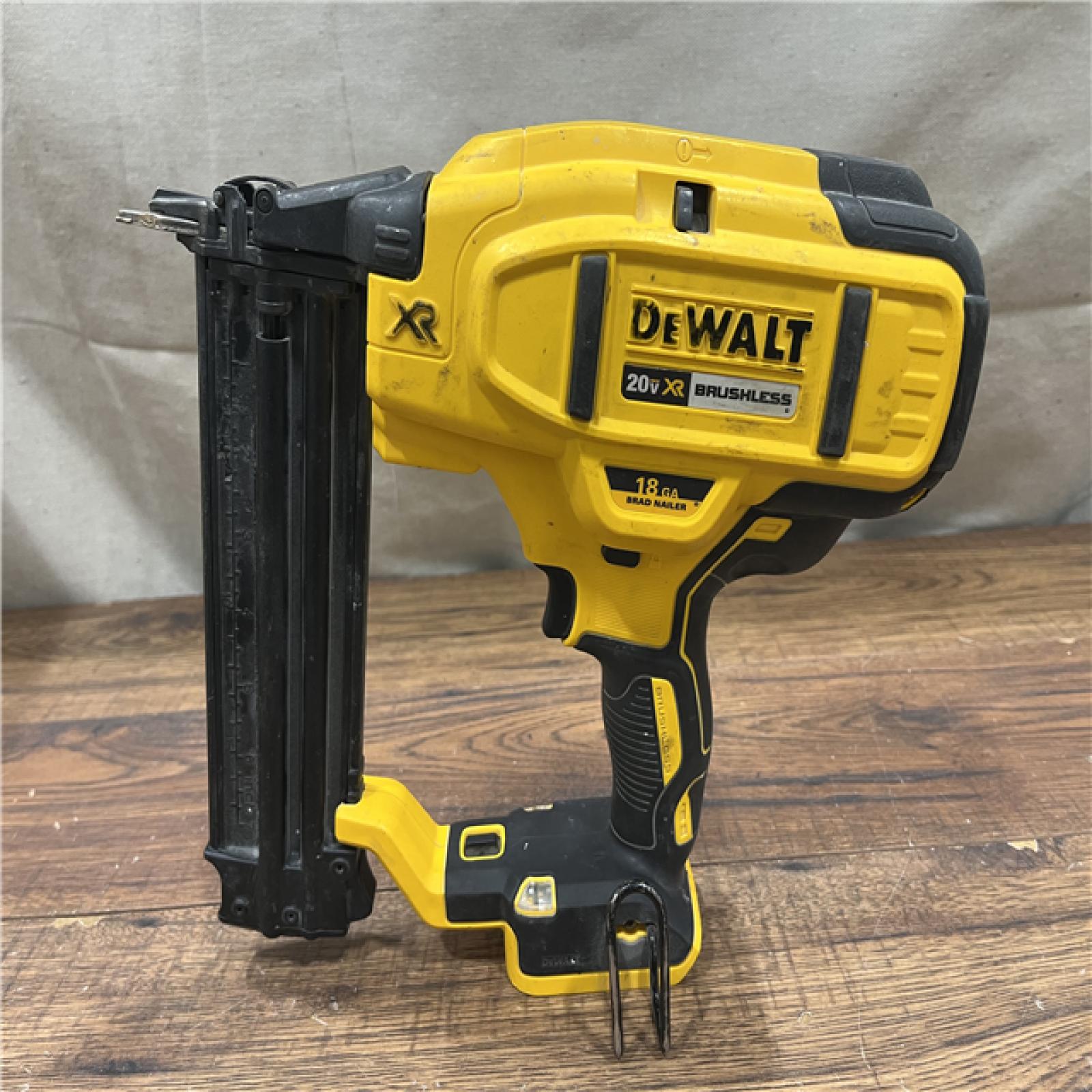 AS-IS DEWALT 20V MAX XR 18 Gauge Brad Nailer Kit