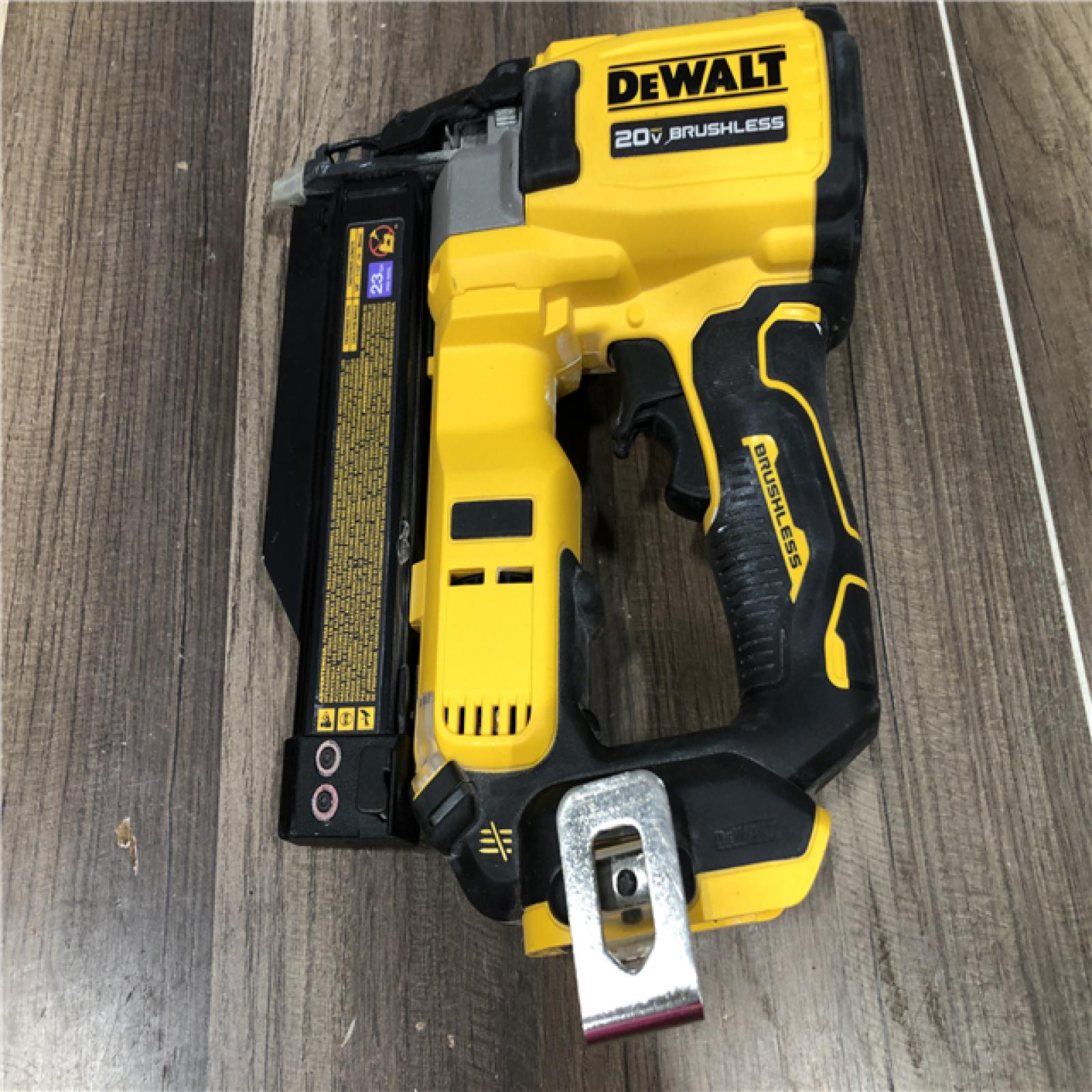 AS-IS DEWALT ATOMIC 20V MAX Lithium Ion Cordless 23 Gauge Pin Nailer Kit