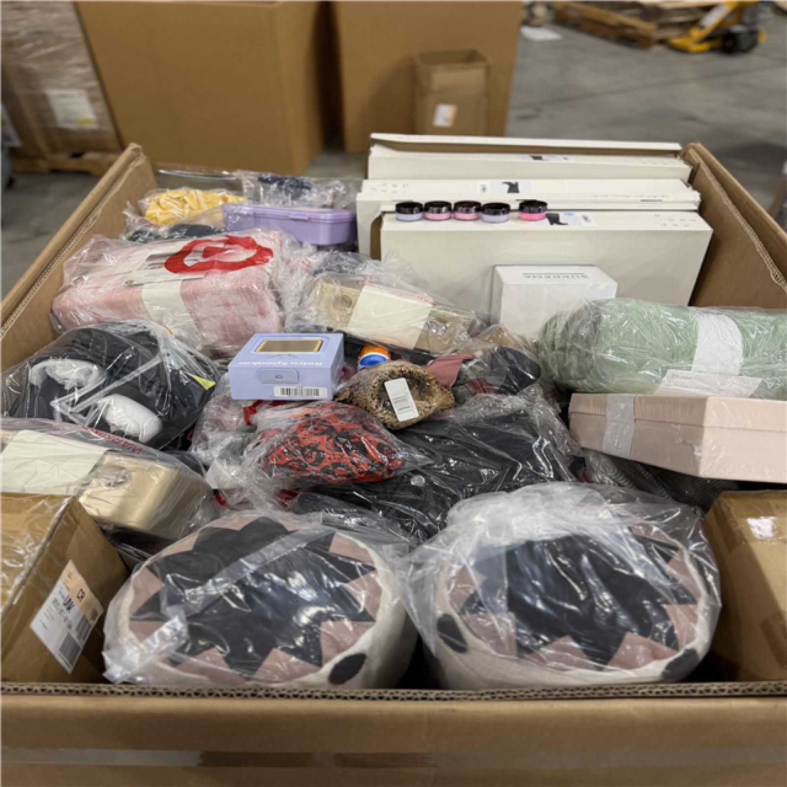 DALLAS LOCATION- NEW!- BULLSEYE MIXED PALLET