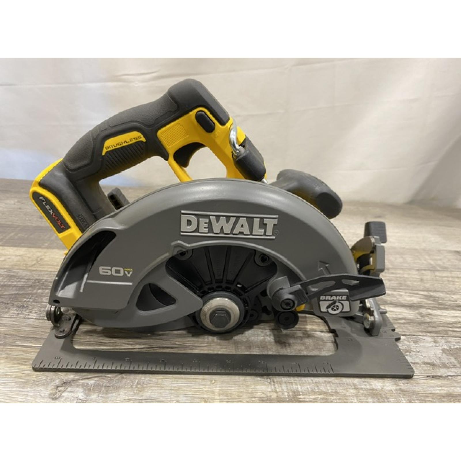 AS-IS DEWALT FLEXVOLT 60V MAX Cordless Brushless 7-1/4 in. Circular Saw with Brake (Tool Only)