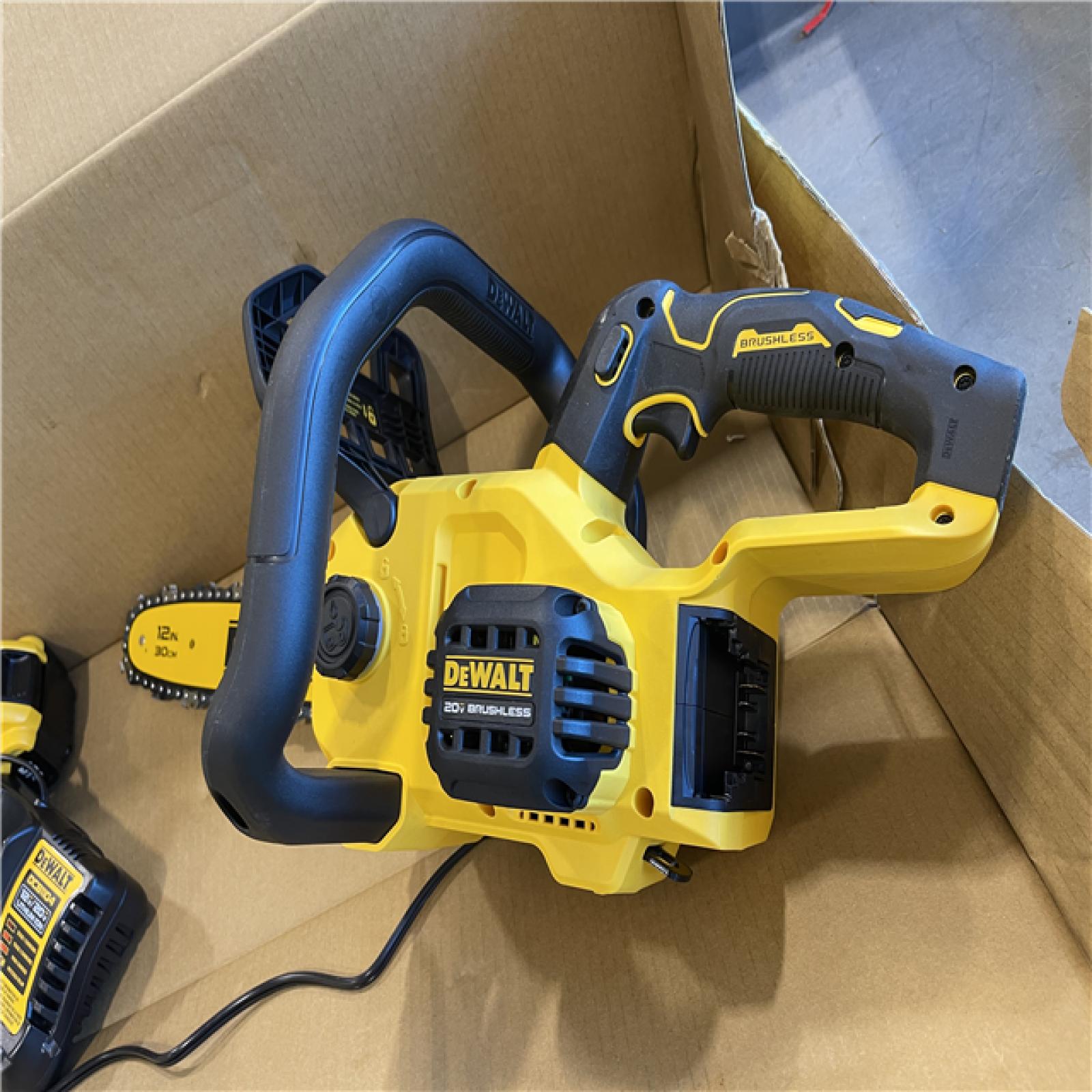 AS-IS - DEWALT 20V MAX 12in. Cordless Battery Powered Chainsaw Kit