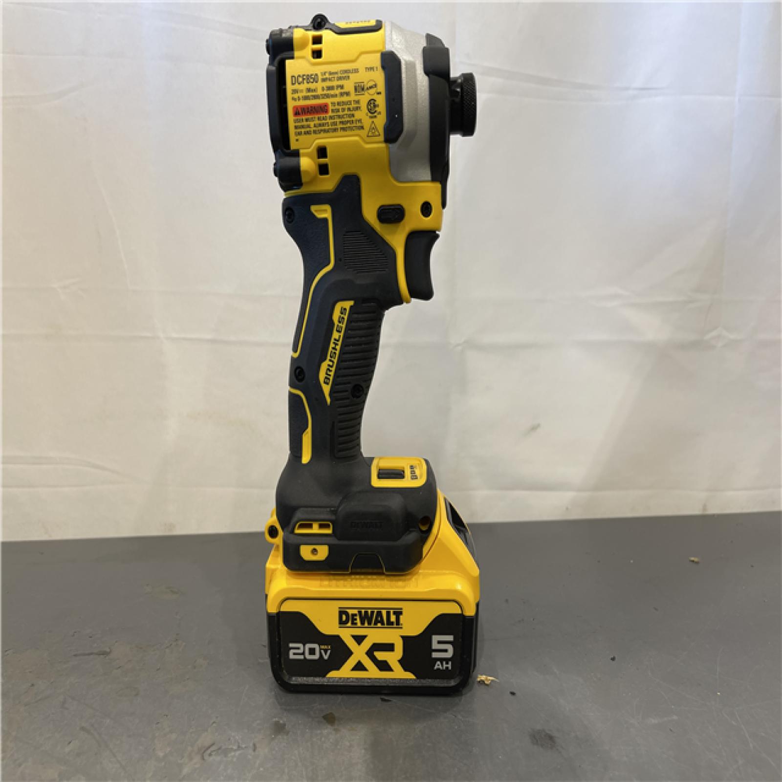 AS-IS - DeWalt ATOMIC 20V MAX Lithium-Ion Cordless 1/4 in. Brushless Impact Driver Kit