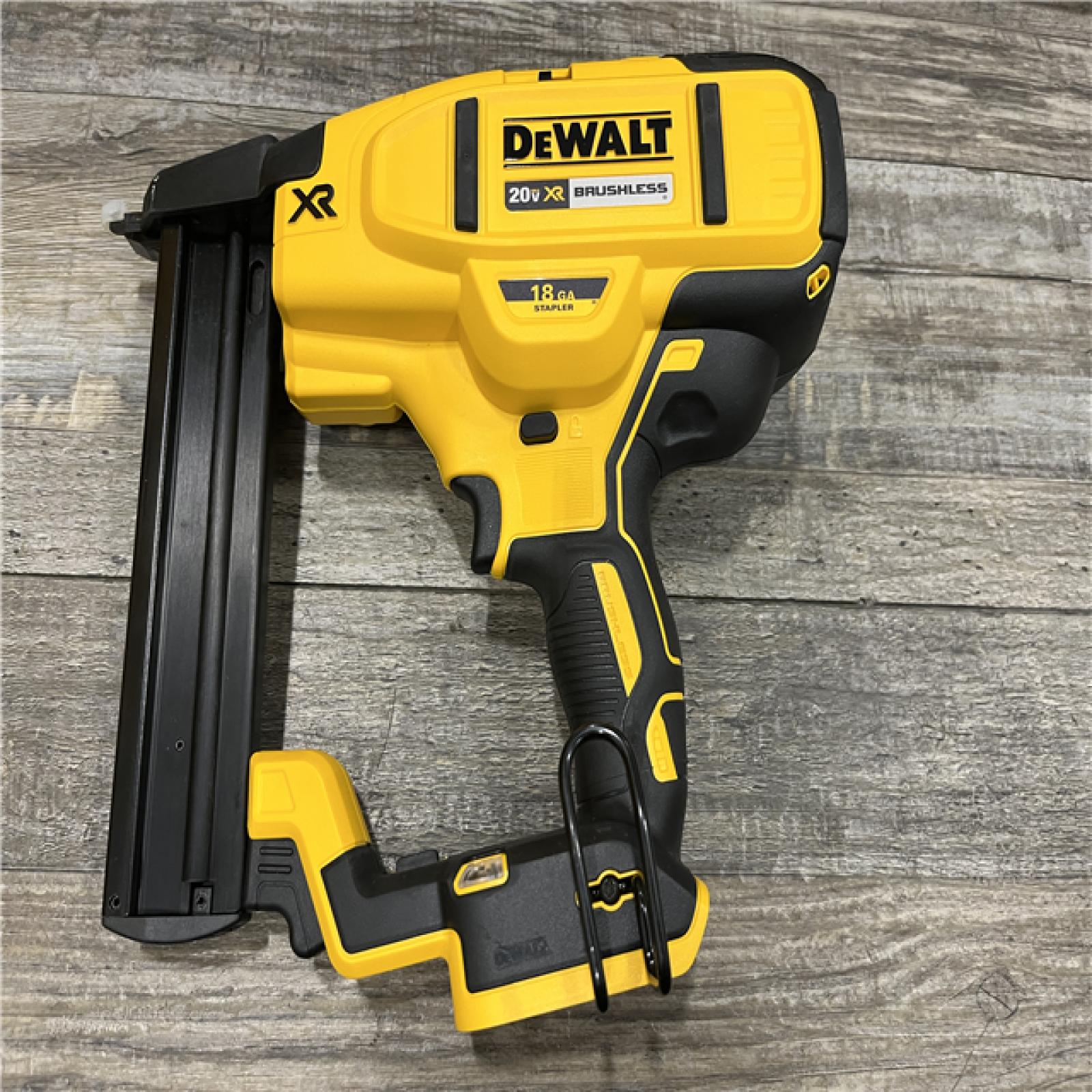 AS-IS DEWALT 20V MAX XR Lithium-Ion Cordless 18-Gauge Narrow Crown Stapler Kit