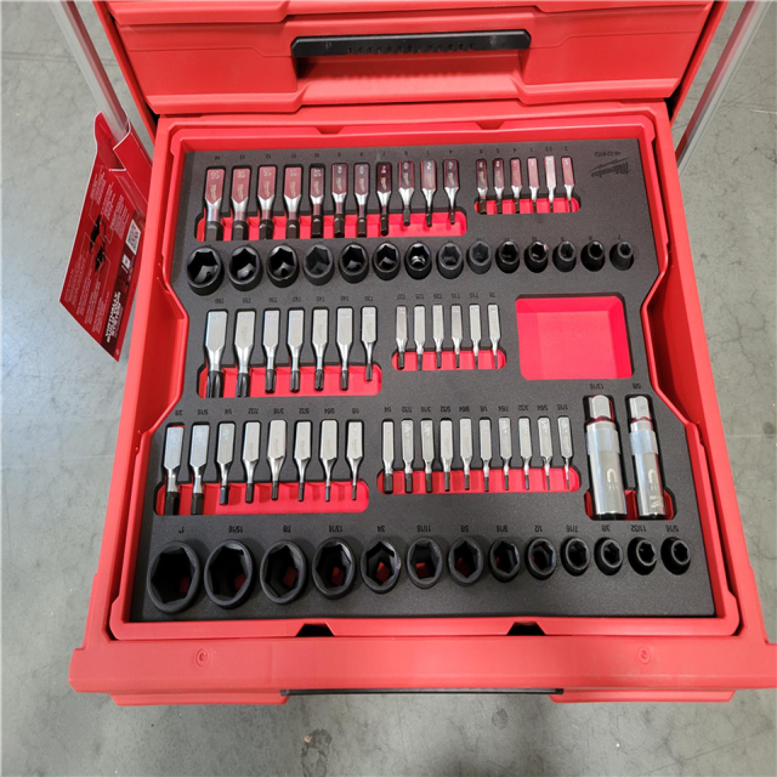 CALIFORNIA AS-IS NEW MILWAUKEE PACKOUT 4-DRAWER TOOL BOX