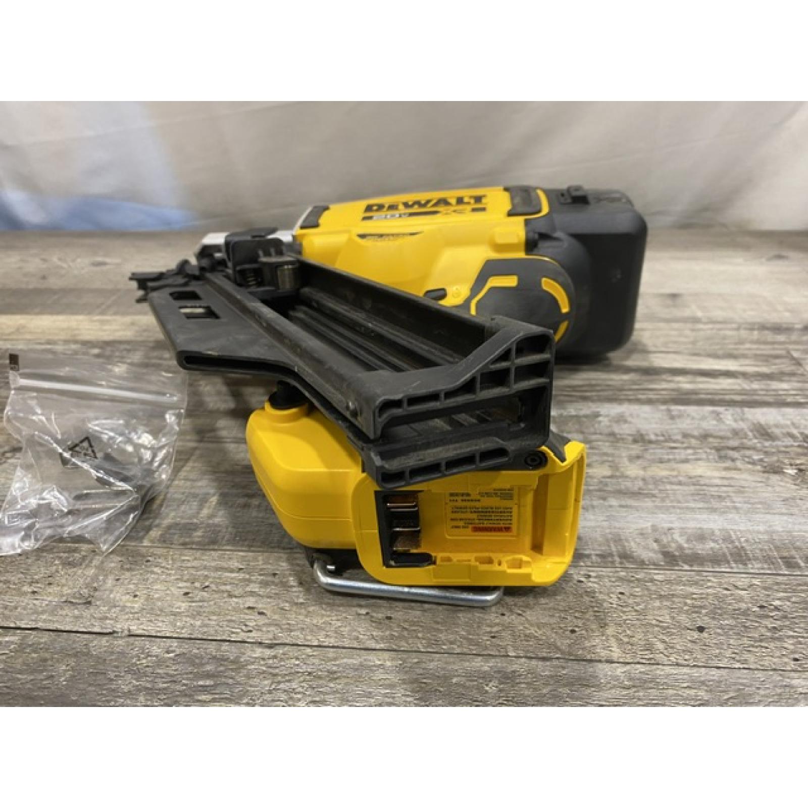 AS-IS DEWALT 20V 30 Degree Cordless Framing Nailer (Tool-Only)