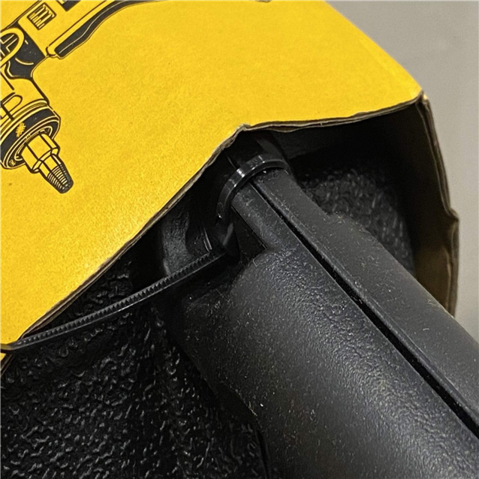 NEW - DEWALT 20V MAX Cordless 1 in. PEX Expansion Tool  PEX Expander Grease and Case