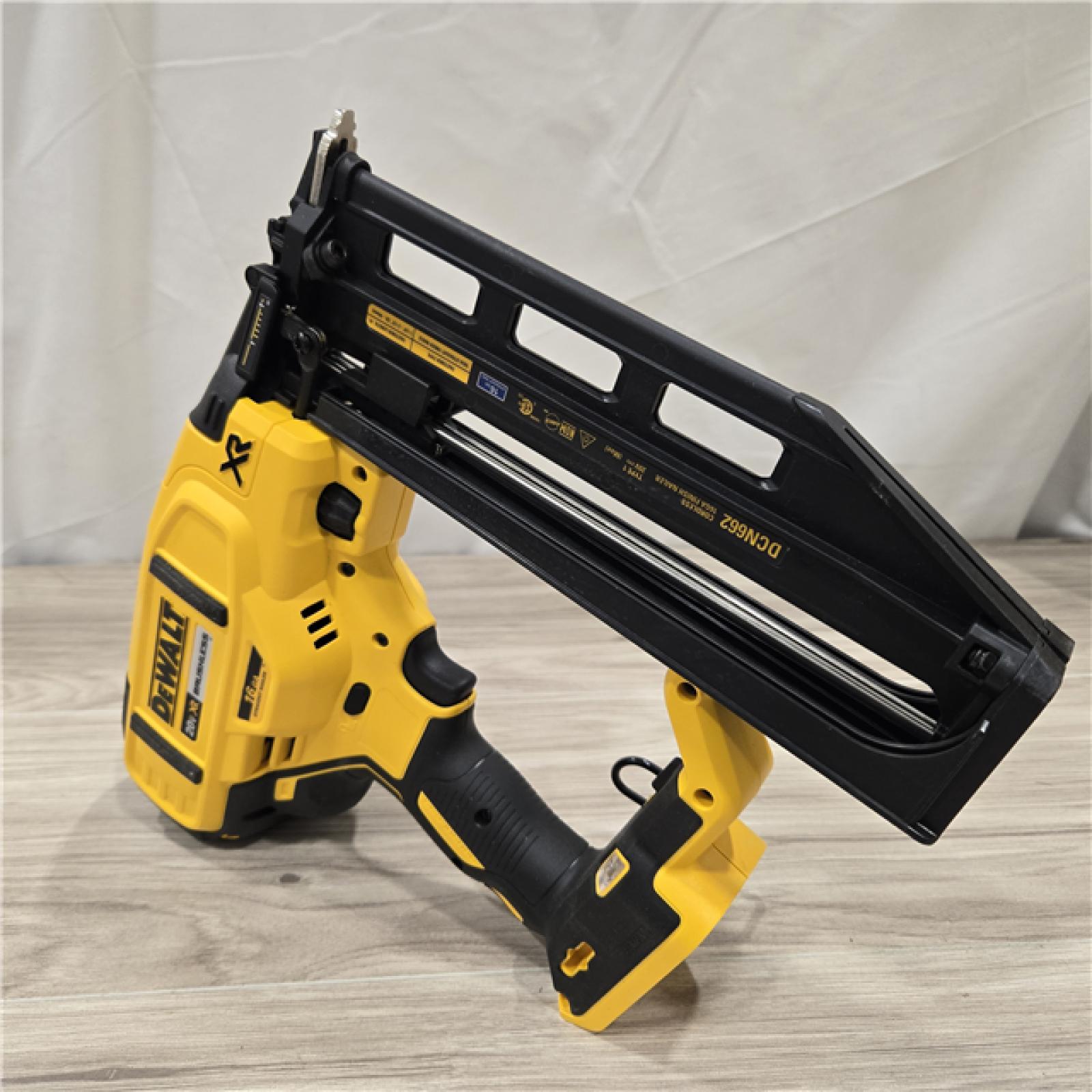 AS-IS DEWALT 20V MAX XR 16-Gauge Cordless Finish Nailer (Tool Only)