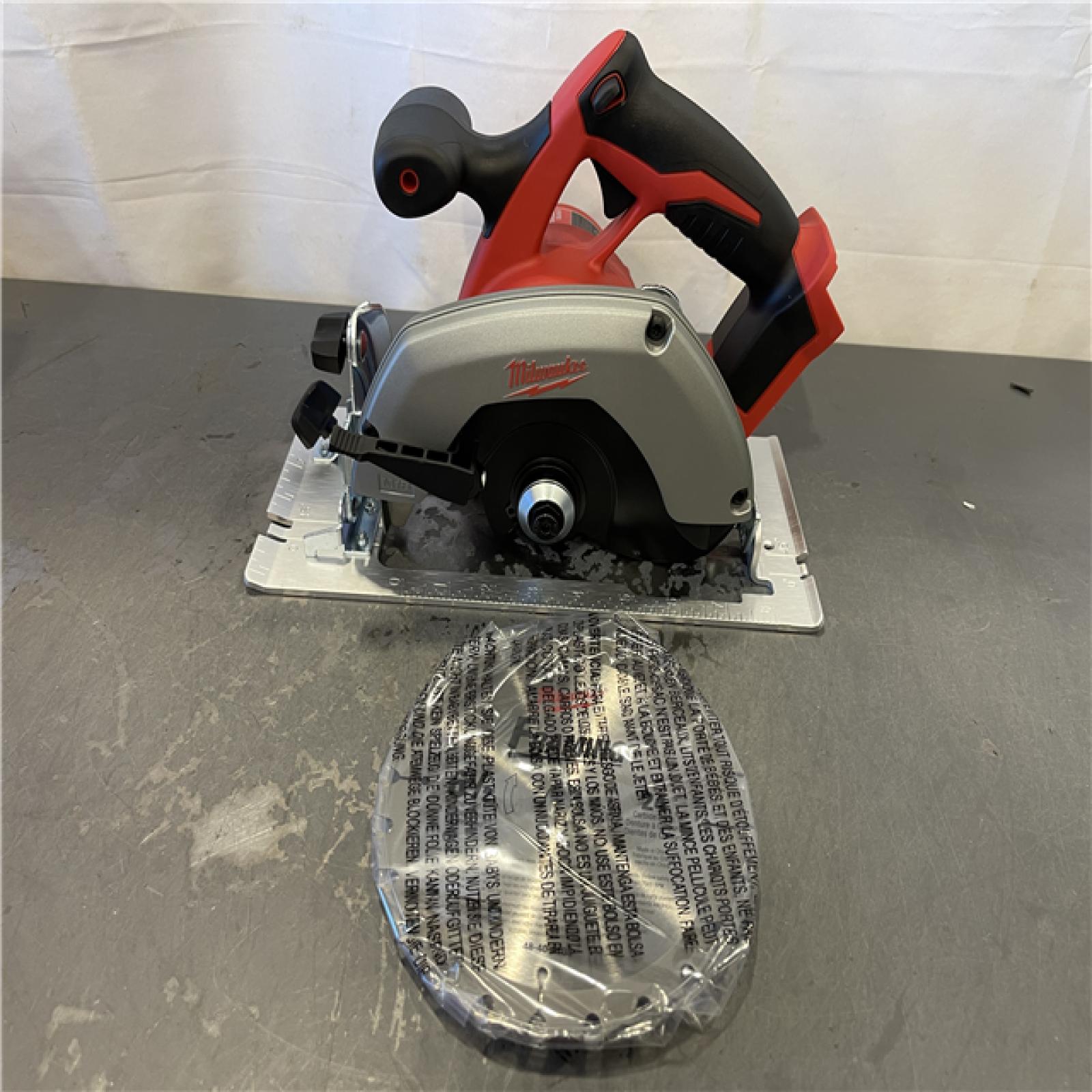 AS-IS - Milwaukee M18 18V Lithium-Ion Cordless 6-1/2 in. Circular Saw
