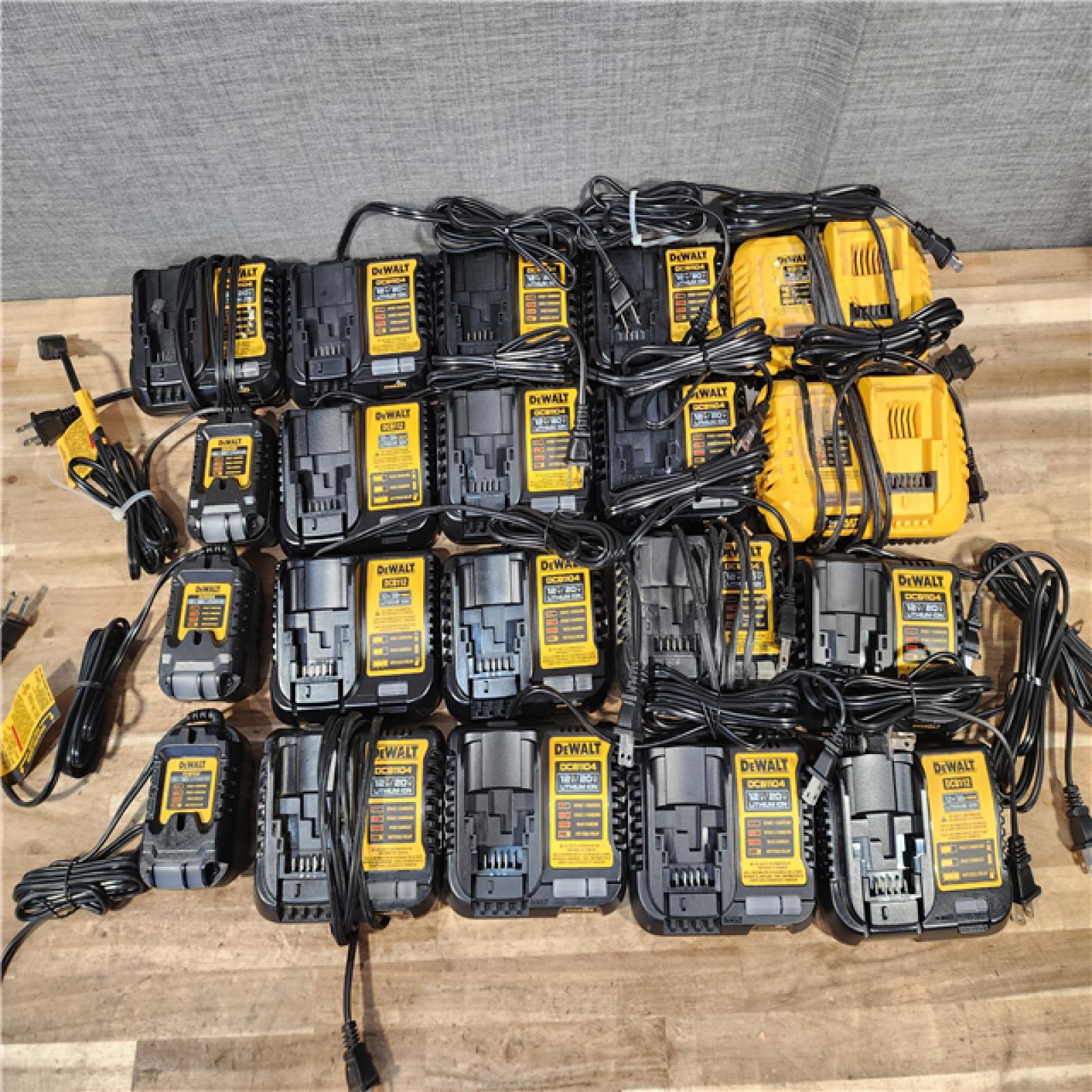 HOUSTON LOCATION - AS-IS DEWALT BATTERY CHARGER PACK QTY - 20