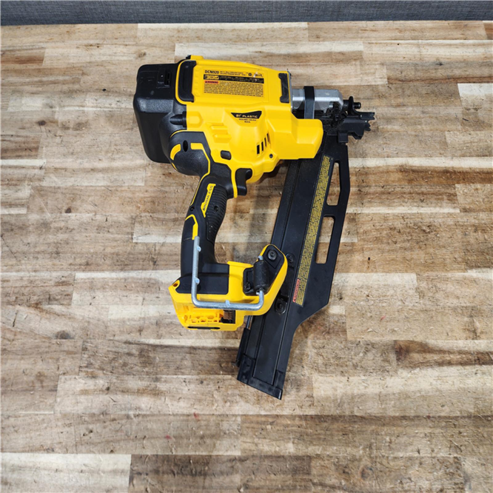 HOUSTON LOCATION - AS - IS DEWALT 20-Volt 21° Cordless Framing Nailer (Tool-Only)
