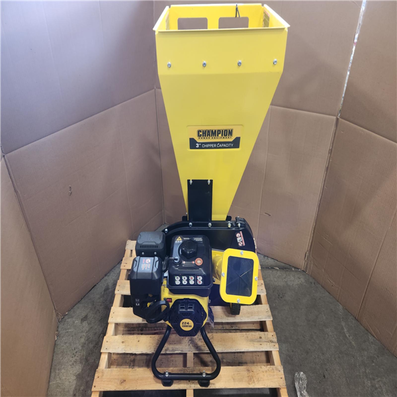 Phoenix LIKE NEW Champion Power Equipment 3 in. Dia 224 cc 2-in-1 Upright Gas Powered Wood Chipper Shredder