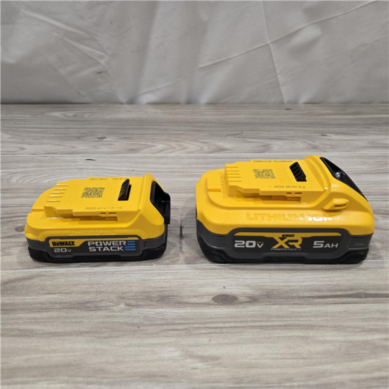 AS-IS Dewalt 20V MAX POWERSTACK Lithium-Ion Batteries and Charger Starter Kit (1.7 Ah/5 Ah) - DCBP315-2C