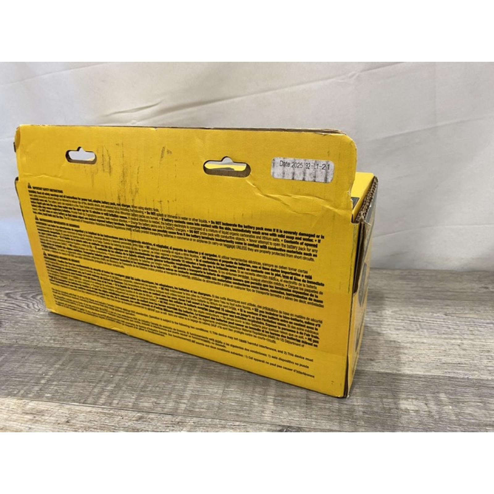 NEW - DEWALT 20V MAX Lithium-Ion Battery Kit with 5.0Ah and 2.0Ah Battery and Charger