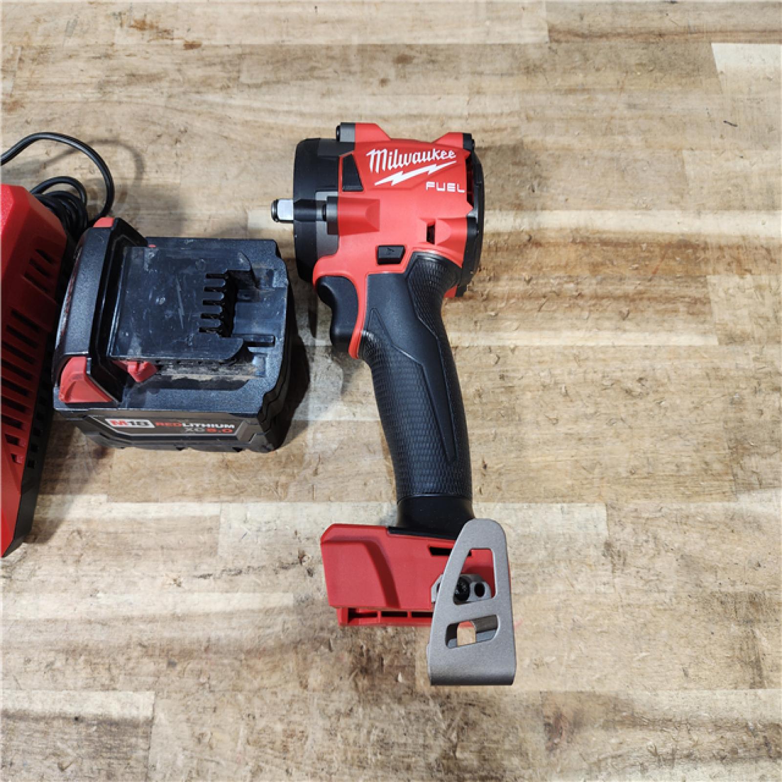 HOUSTON LOCATION - AS - IS Milwaukee M18 FUEL GEN-3 Brushless Cordless 3/8 in. Compact Impact Wrench Kit
