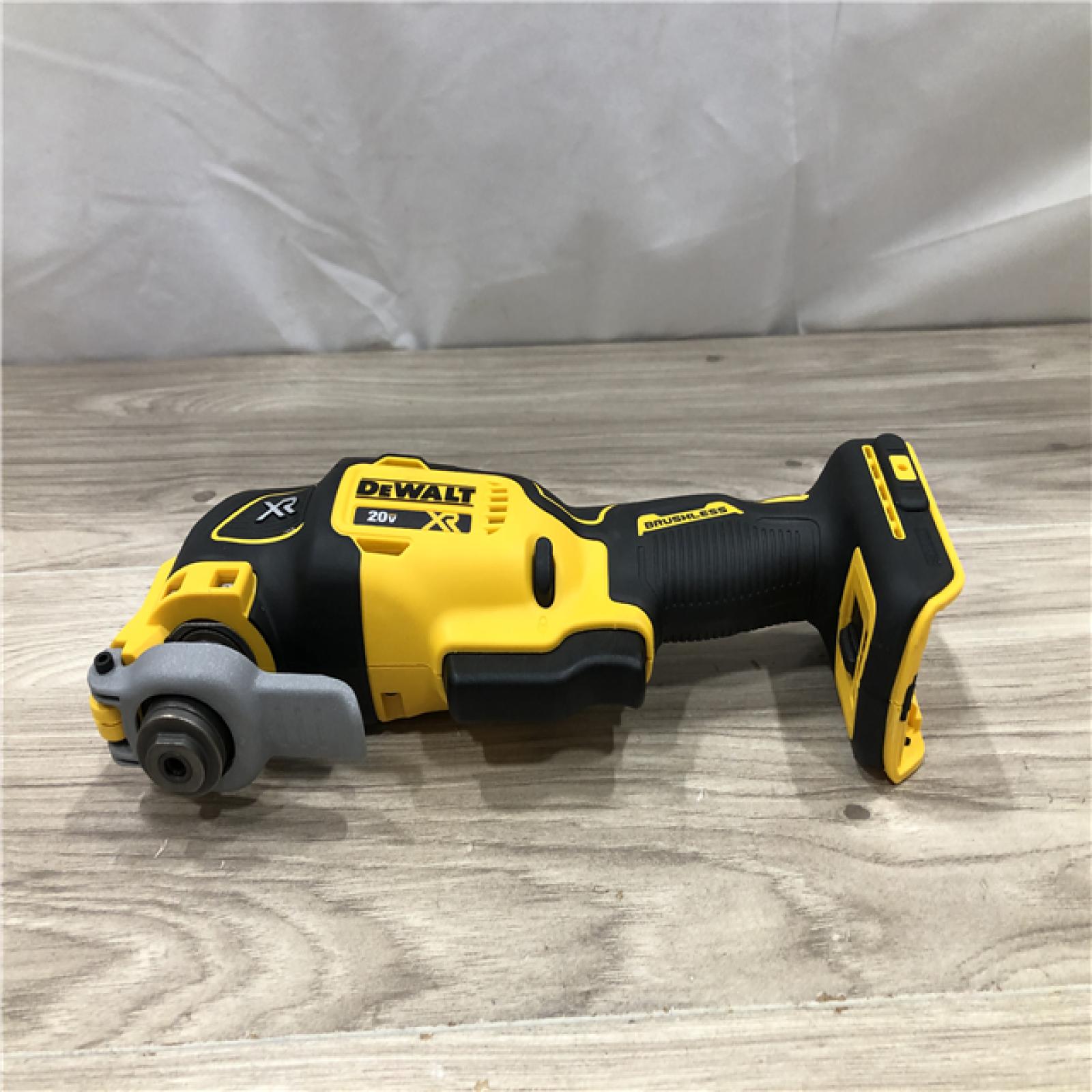 AS-IS DEWALT 20-Volt MAX XR Cordless 3-speed Oscillating Multi-Tool DCS356B (Tool-Only)