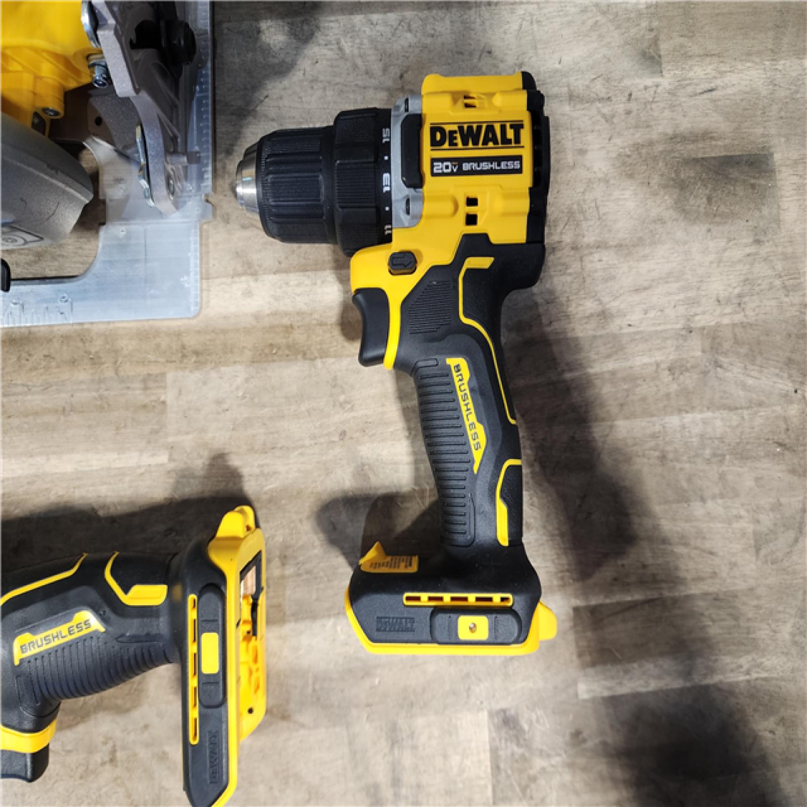 HOUSTON LOCATION - AS-IS DEWALT 3 TOOL COMBO KIT W/ (2) BATTERY & CHARGER