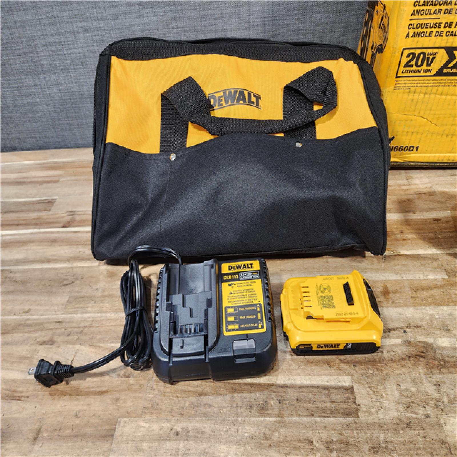 HOUSTON LOCATION - AS-IS DEWALT 20V MAX XR 16-Gauge Electric Cordless Angled Finishing Nailer Kit