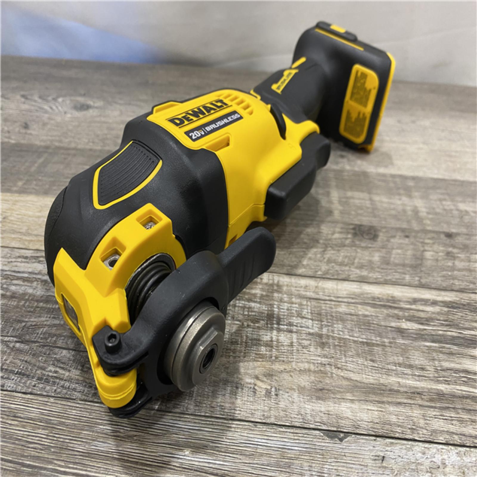 AS-IS DEWALT ATOMIC 20V MAX Cordless Brushless Oscillating Multi Tool (Tool Only)