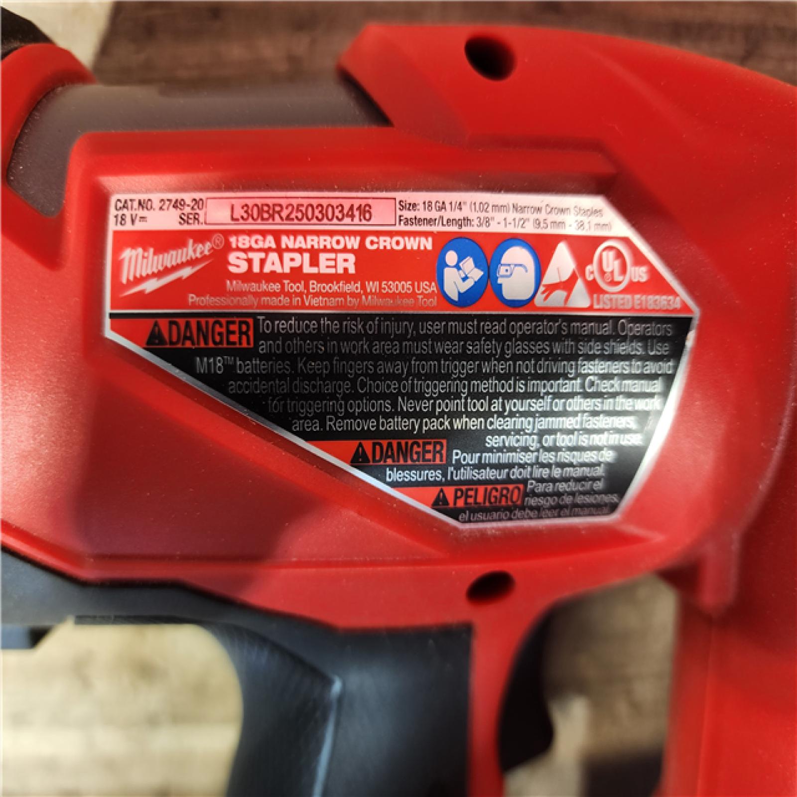 HOUSTON LOCATION - AS-IS Milwaukee  FUEL 18-Volt Lithium-Ion Brushless Cordless 18-Gauge 1/4 in. Narrow Crown Stapler (Tool-Only)
