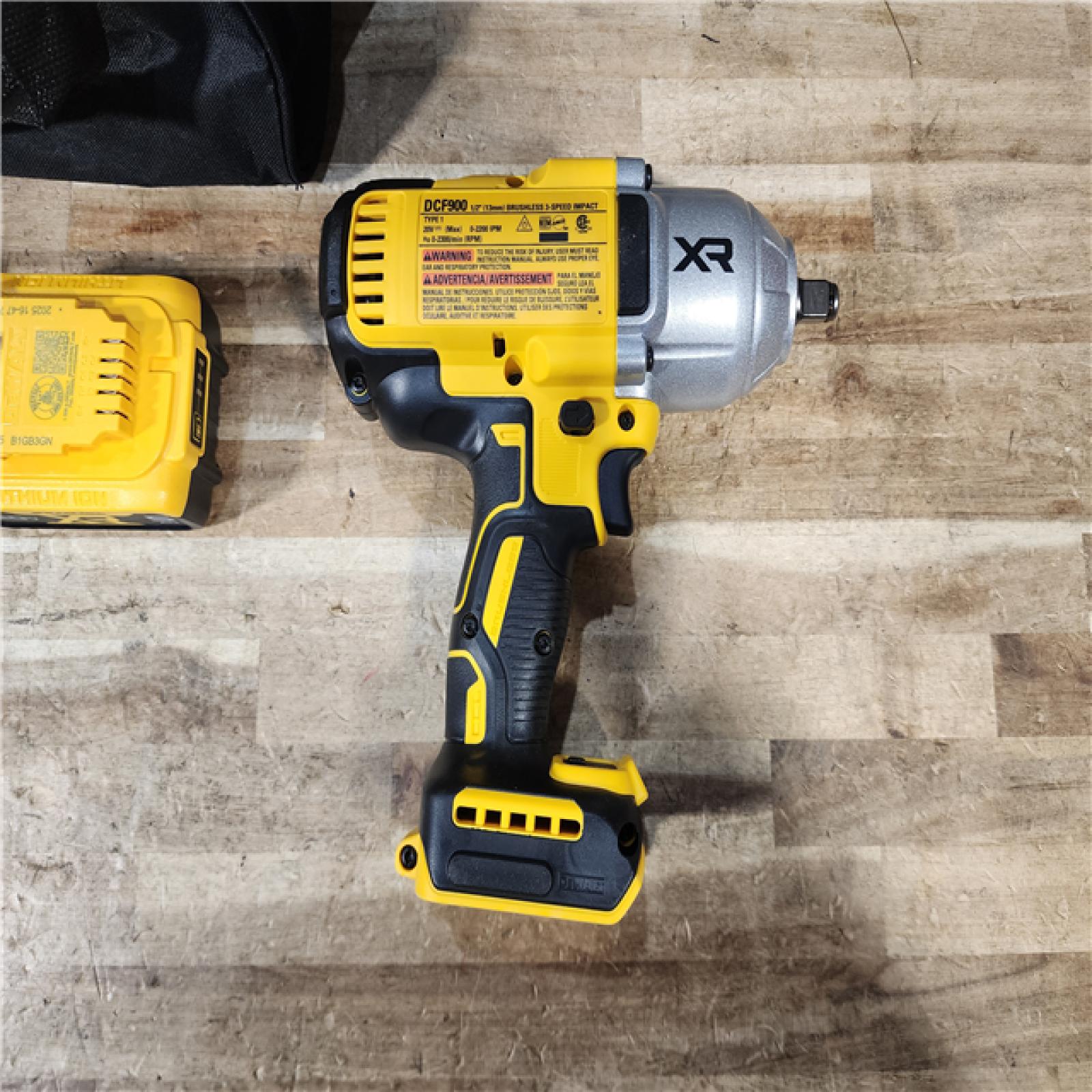 HOUSTON LOCATION - AS - IS DEWALT 20V MAX Lithium-Ion Cordless 1/2 in. Impact Wrench Kit