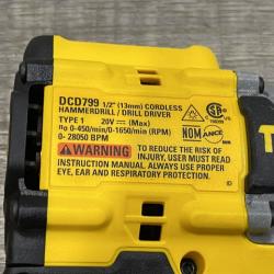 LIKE NEW -  DEWALT ATOMIC 20V Cordless 1/2 in. Compact Hammer Drill Kit
