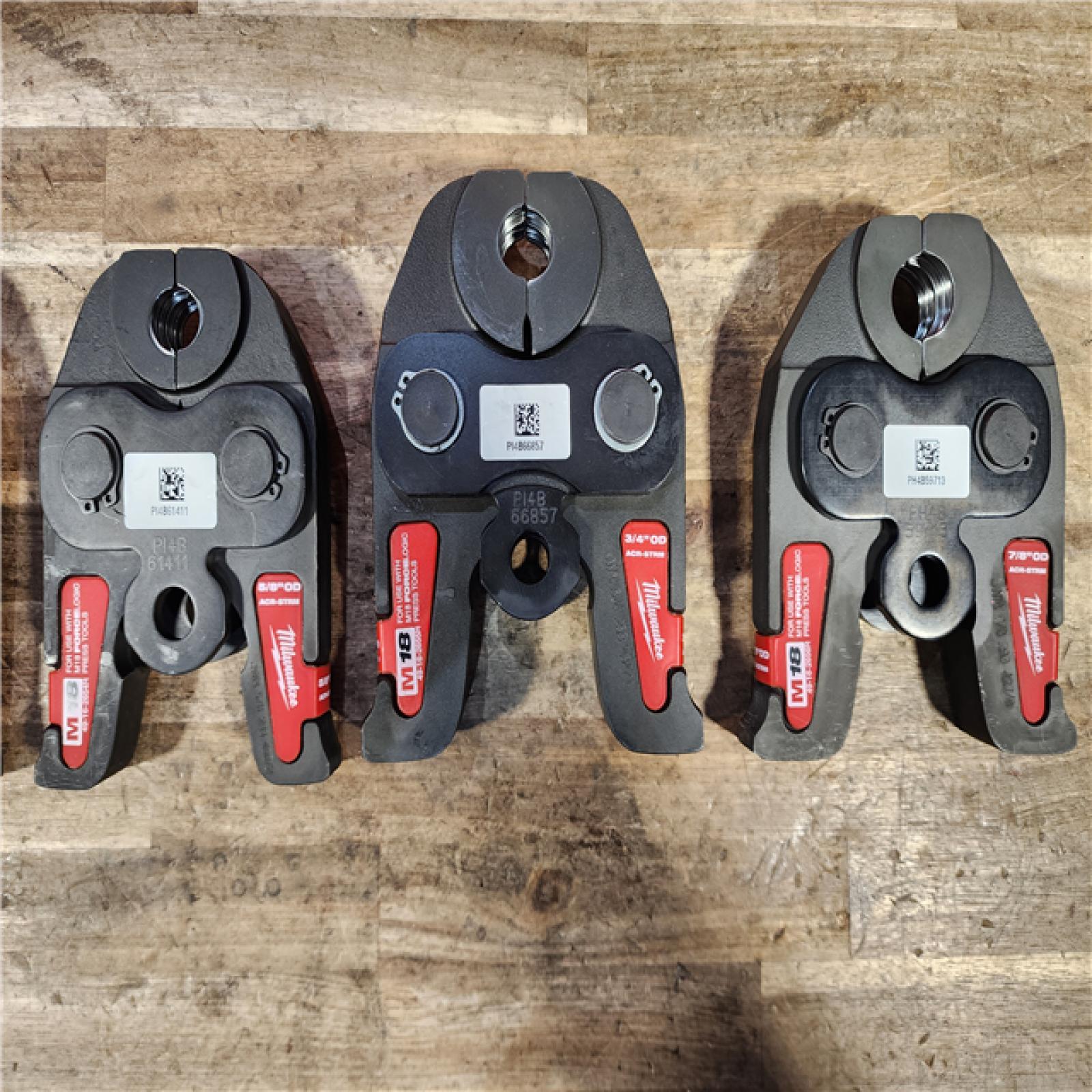 HOUSTON LOCATION - AS-IS (APPEARS LIKE NEW) Milwaukee 2922-22M M18 FORCE LOGIC Press Tool Kit W/ One-Key with 1/4 -7/8  Streamline ACR Jaws