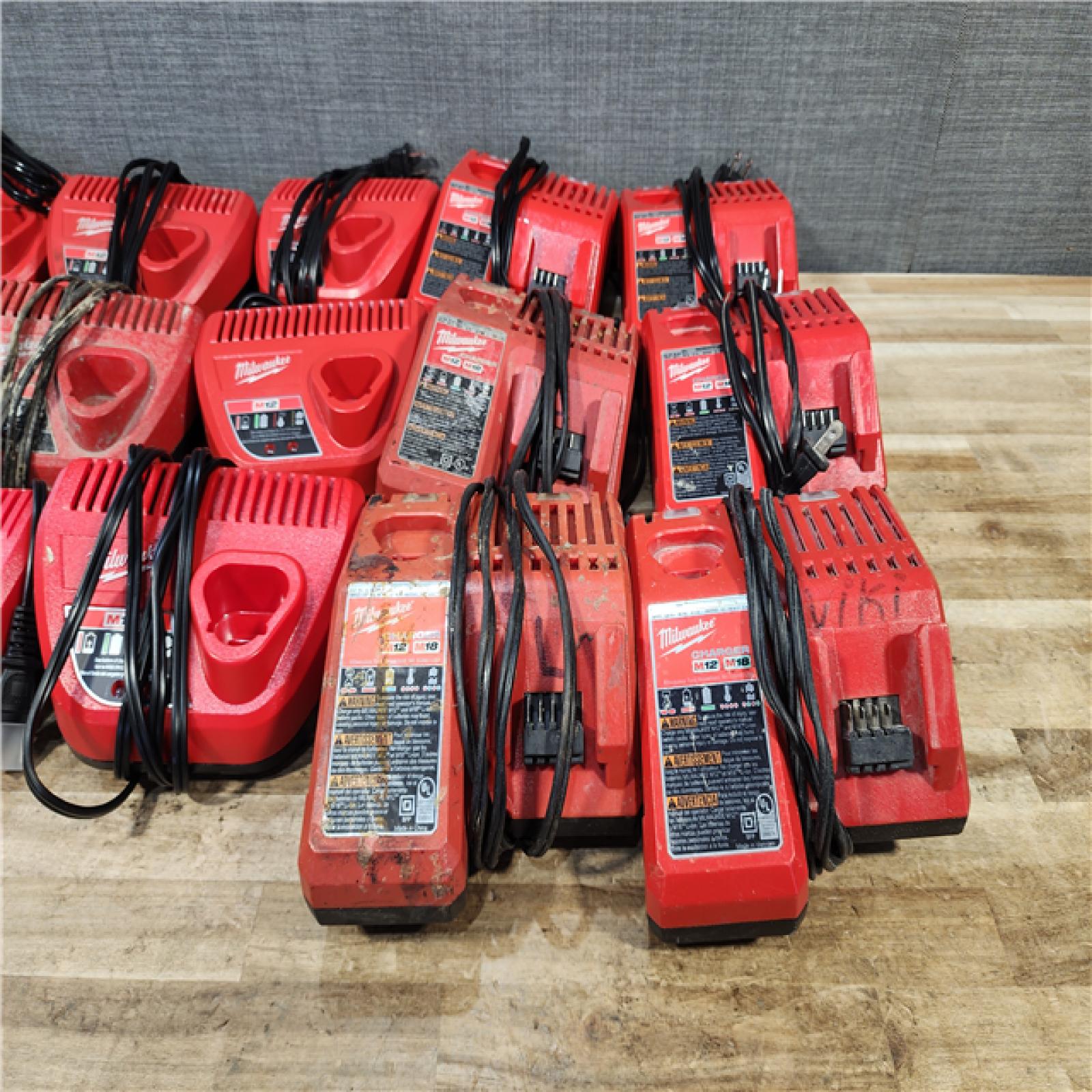 HOUSTON LOCATION - AS - IS MILWAUKEE BATTERY CHARGER PACK QTY - 14