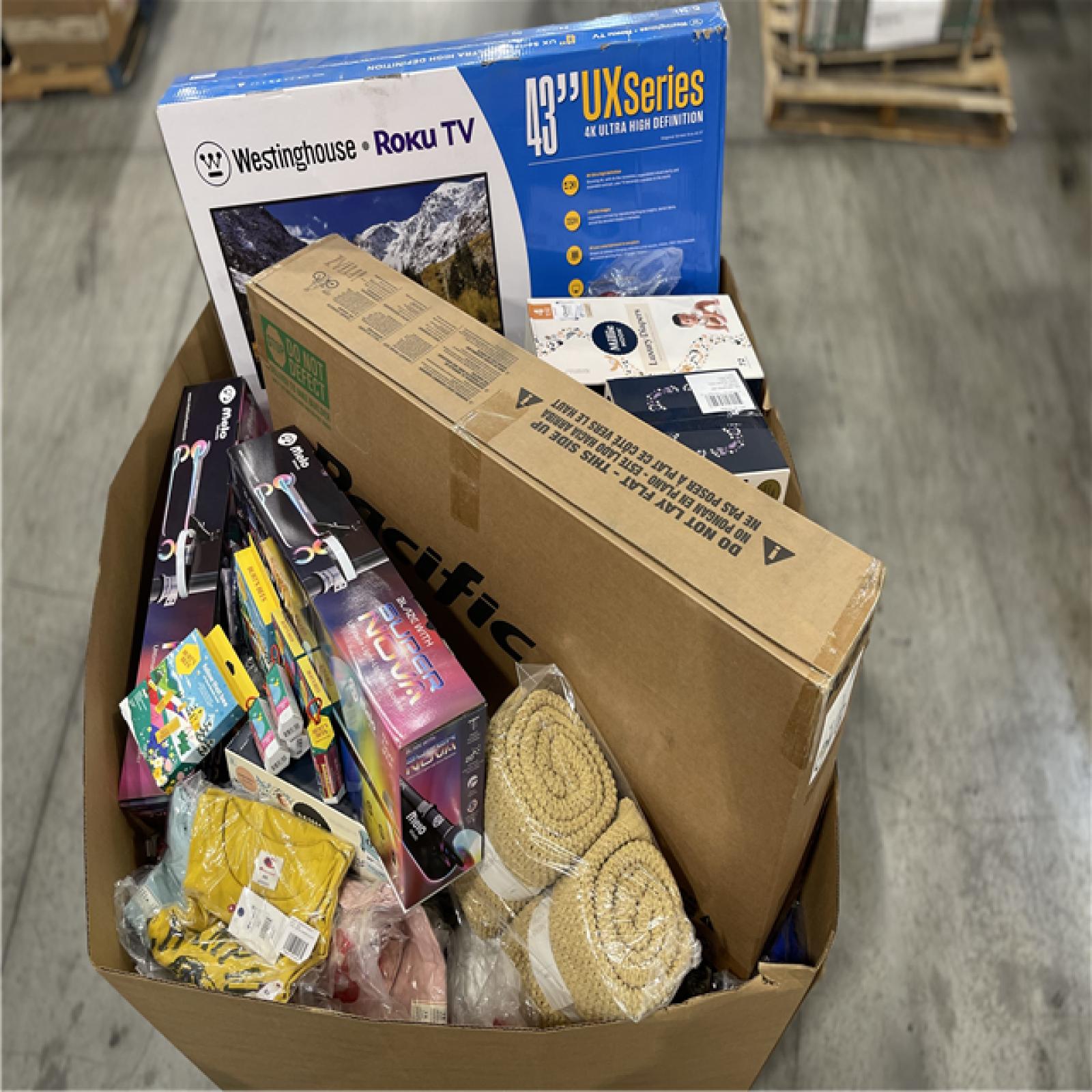 DALLAS LOCATION- NEW!- BULLSEYE MIXED APPAREL PALLET