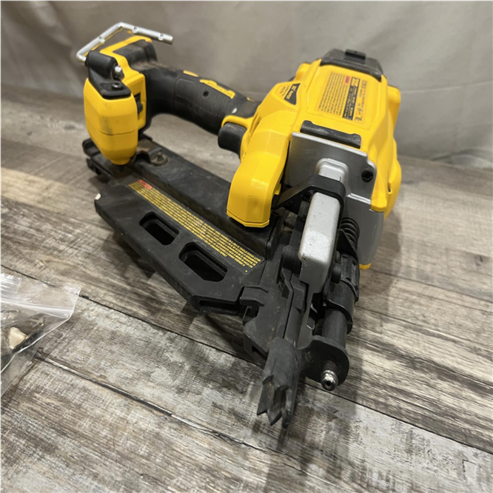 AS-IS DEWALT 20V 30 Degree Cordless Framing Nailer (Tool-Only)
