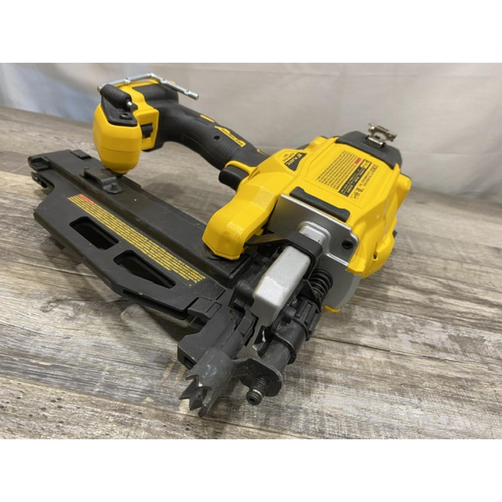 AS-IS DEWALT 20-Volt 21° Cordless Framing Nailer (Tool-Only)