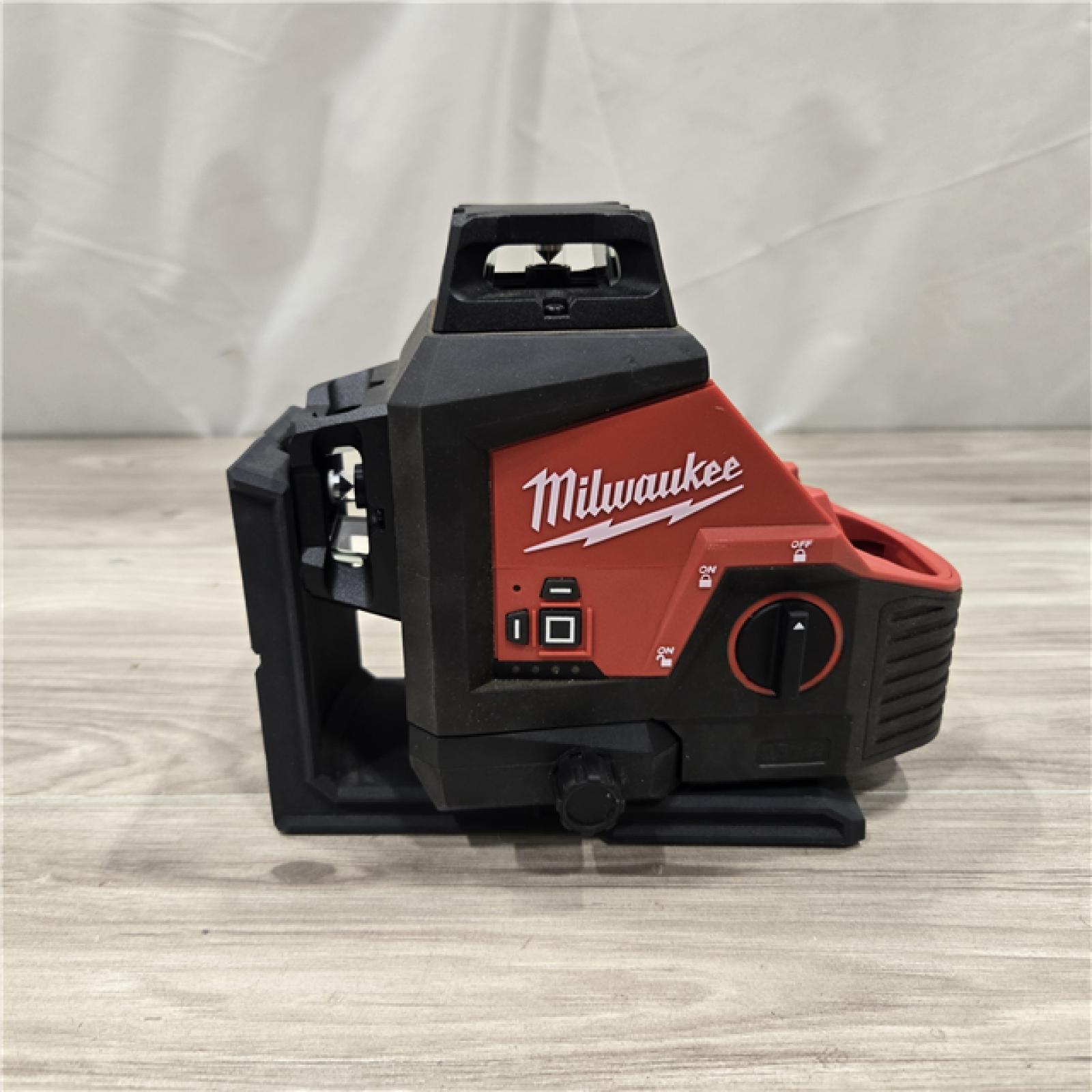 AS-IS Milwaukee-3632-21 M12 Green Beam Laser 360° 3-Plane Kit